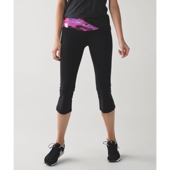 M002 Lululemon Gather & Crow Crop II *Full-On Luon - Picture 1 of 6